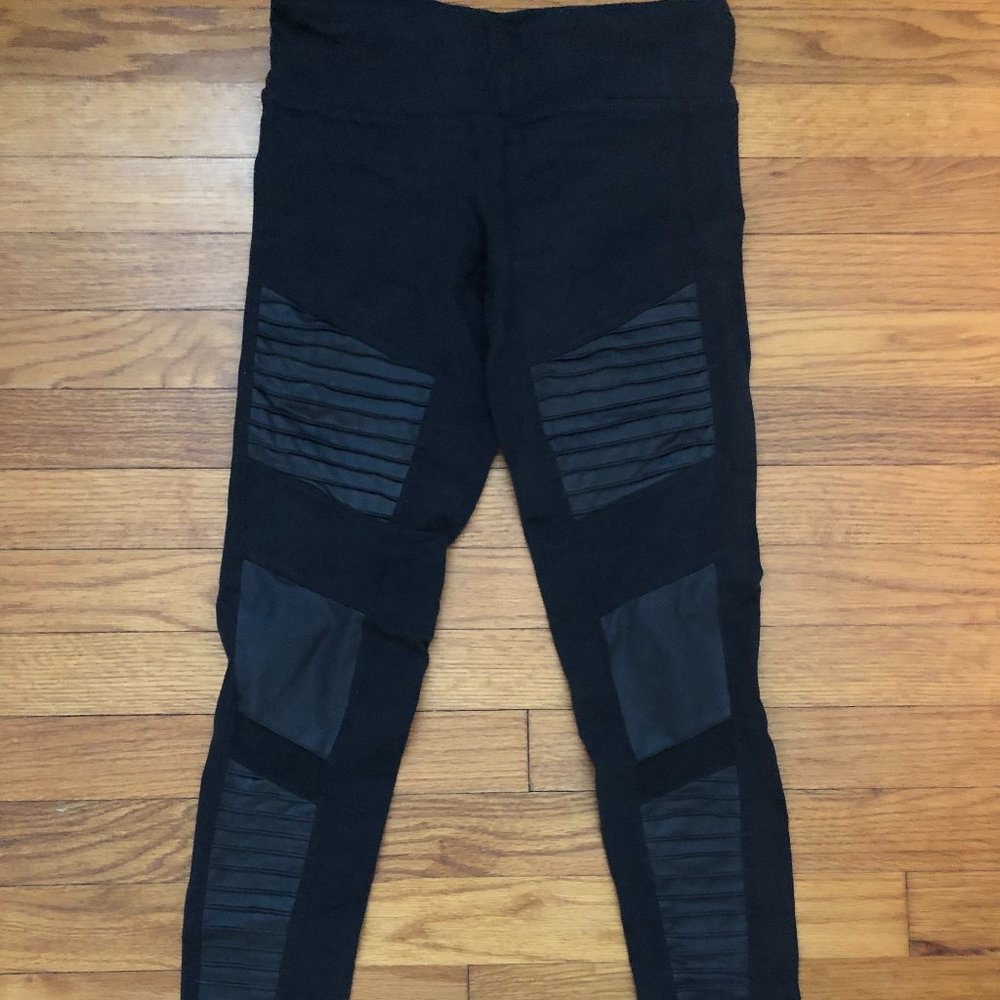 Alo Yoga Black Biker Leggings - Size Small